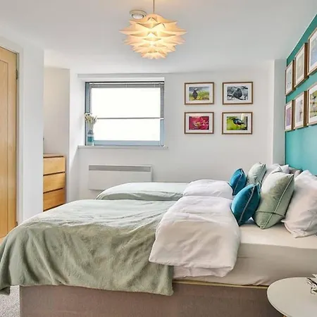 Apartment The Exclusive Gem Of Leeds - Sleeps 8
