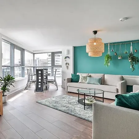 The Exclusive Gem Of Leeds - Sleeps 8