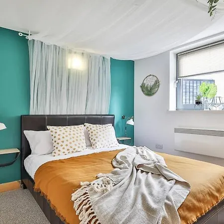 The Exclusive Gem Of Leeds - Sleeps 8 Apartment
