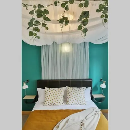The Exclusive Gem Of Leeds - Sleeps 8 Leeds (West Yorkshire)