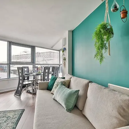 The Exclusive Gem Of Leeds - Sleeps 8