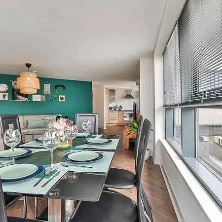 Apartment The Exclusive Gem Of Leeds - Sleeps 8
