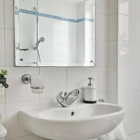 The Exclusive Gem Of Leeds - Sleeps 8 Leeds (West Yorkshire)